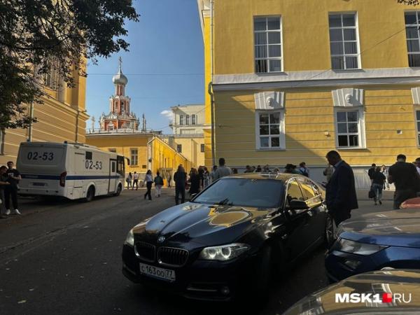 Стрельба в бизнес-центре напротив Кремля